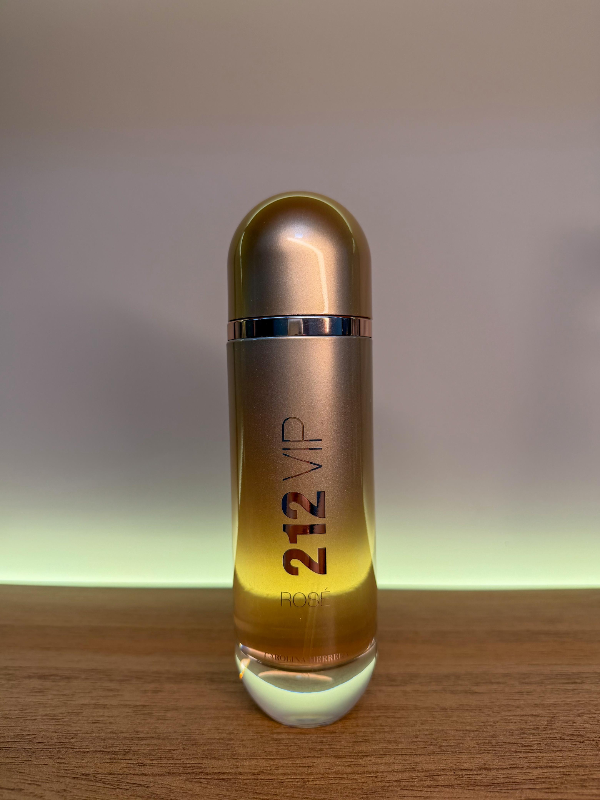 Decant 212 VIP Rosé Carolina Herrera